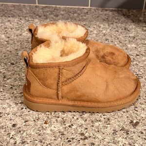 UGG Toddlers Classic Ultra Mini Boots | Chestnut | 1130750T-CHE size 10